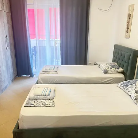 Qerret * Golem (Tirana)