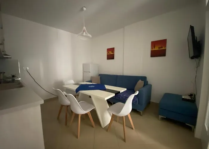 Qerret * Golem (Tirana)