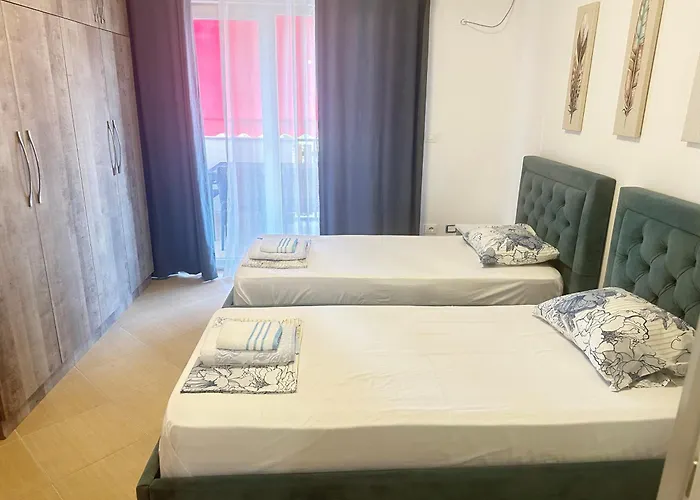 Qerret * Golem (Tirana)